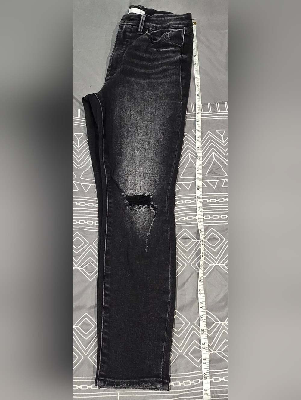Good American Good Waist Black Cropped Distressed Skinny Jeans Size 4/27 - Picture 2 of 7